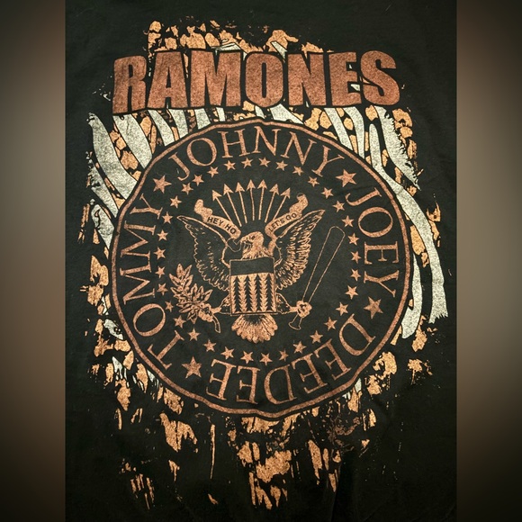 Ramones Graphic T-Shirt - Picture 4 of 4